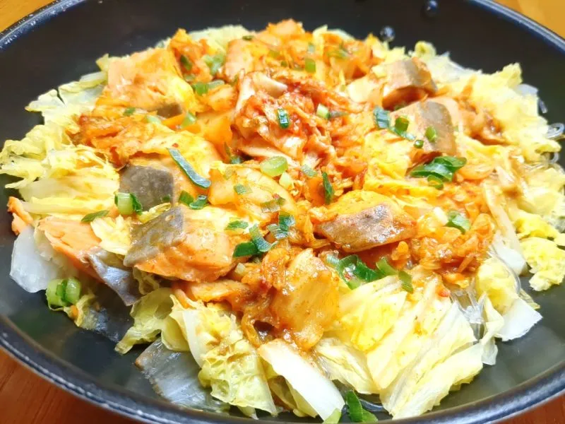 鮭と白菜のキムチ蒸し