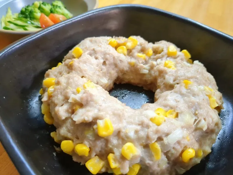 豚ひき肉とコーンのレンジ蒸し